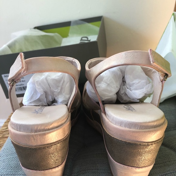 Antelope wedge shoes - Picture 4 of 7